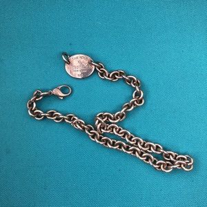 Tiffany necklace. Return to Tiffany